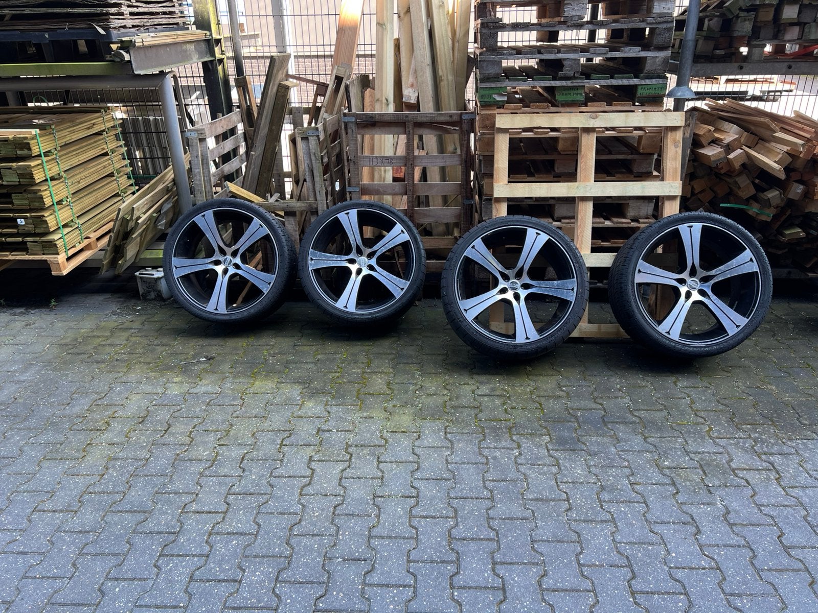 Sportvelgen aluminuim 295-30-22 touareg + 1 band zonder velg, Auto-onderdelen, Banden en Velgen, Gebruikt, 295 mm, Overige maten