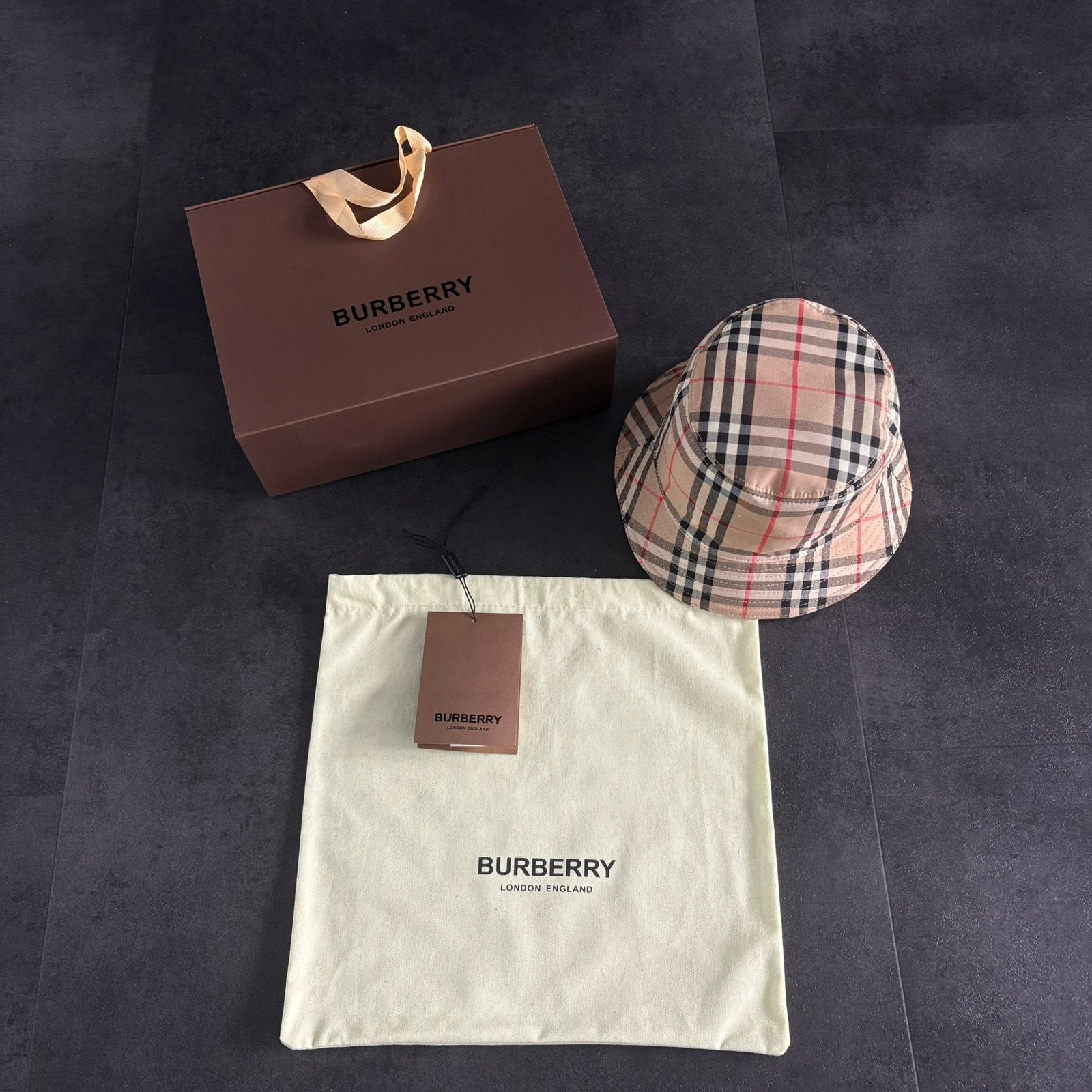 Burberry hoed buckethat maat m, Ophalen of Verzenden, Zo goed als nieuw, 57 cm (M, 7⅛ inch) of minder, Hoed