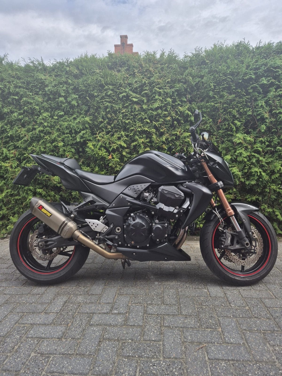 Kawasaki Z750R ABS – Mat Zwart, Akrapovic, Lage KM, Motoren, 4 cilinders, Motorrijbewijs A, Gebruikt, Particulier
