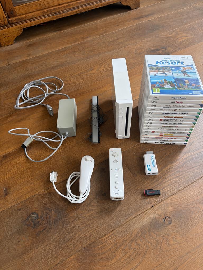 Nintendo Wii Compleet met 20 Spellen en Accessoires, Ophalen of Verzenden, Zo goed als nieuw, Met 1 controller, Met games