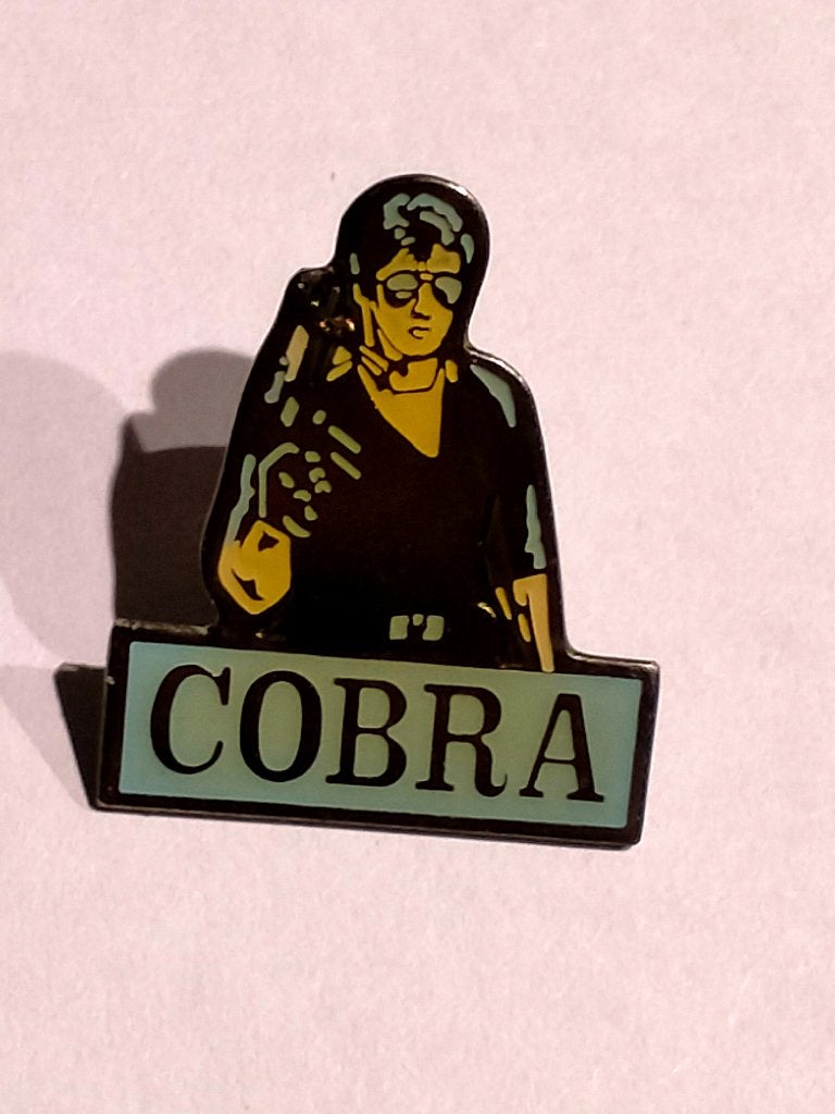 Cobra Sylvester Stallone vintage tv film logo pin RARE, Verzenden, Gebruikt, Overige onderwerpen