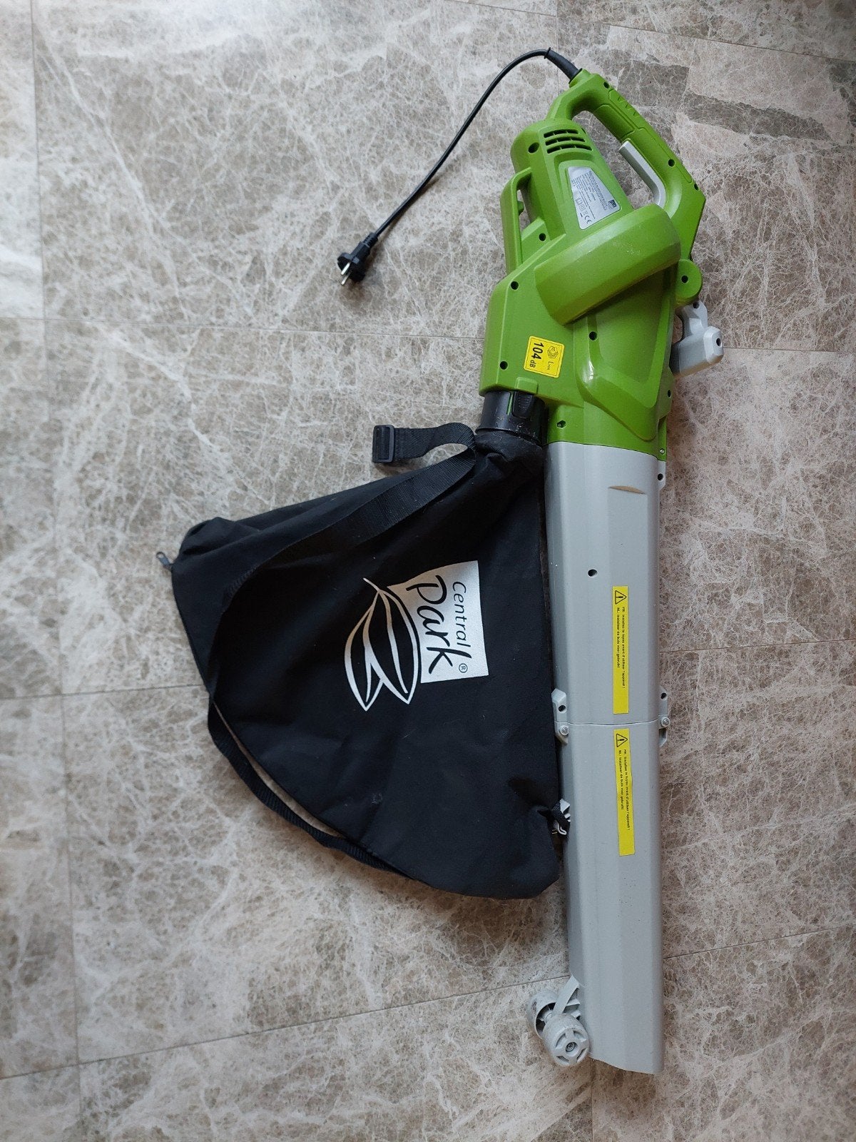 Central Park DT7105  Bladblazer Bladzuiger met Versnipperfun, Gebruikt, Central Park, Met opvangzak, Handgedragen
