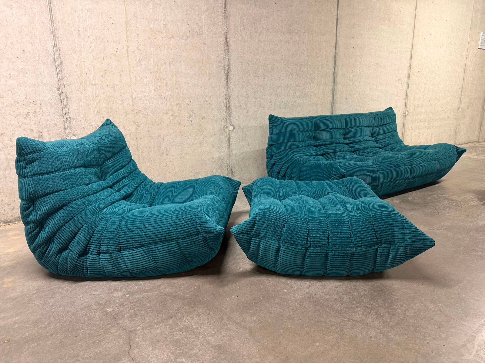 Togo 3zit, 1zit en ottoman Teal (Petrol blue) ribfluweel, Ophalen of Verzenden, Ligne roset togo