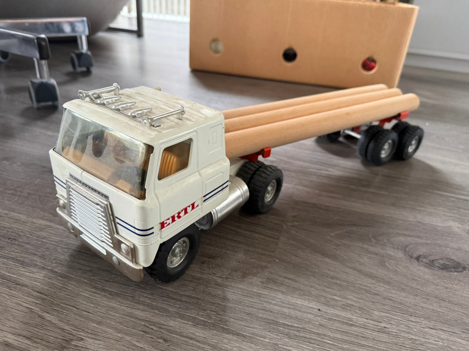 Mooie metalen Ertl truck met oplegger 50 cm., Ophalen of Verzenden, Zo goed als nieuw, Bus of Vrachtwagen