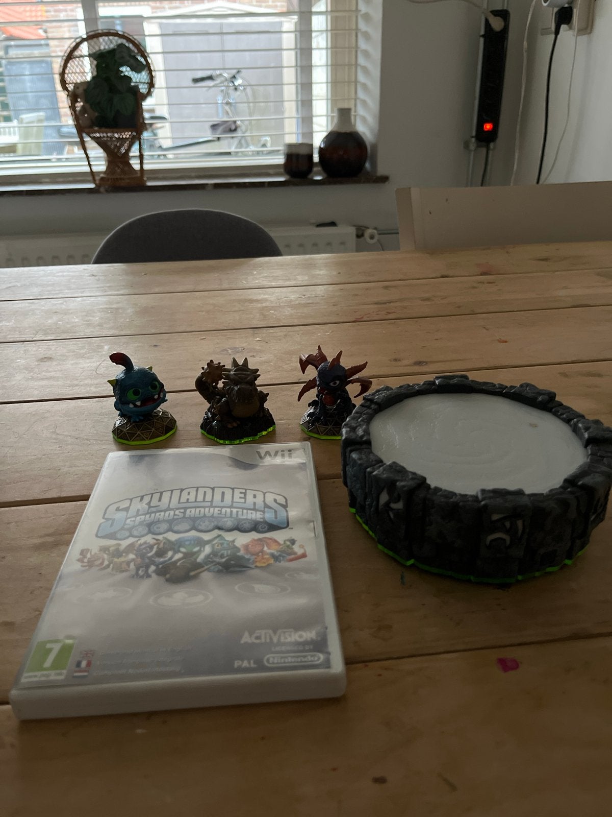 Skylanders Spyro's Adventure Wii met 3 figuren en Portal, Verzenden, Gebruikt, Zonder controller, Met games