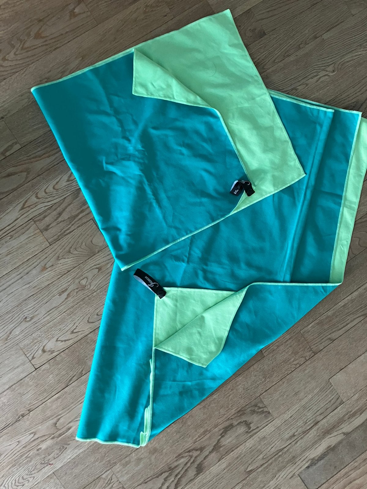 Microvezel strandhanddoek en handdoek, Ophalen of Verzenden, Zo goed als nieuw