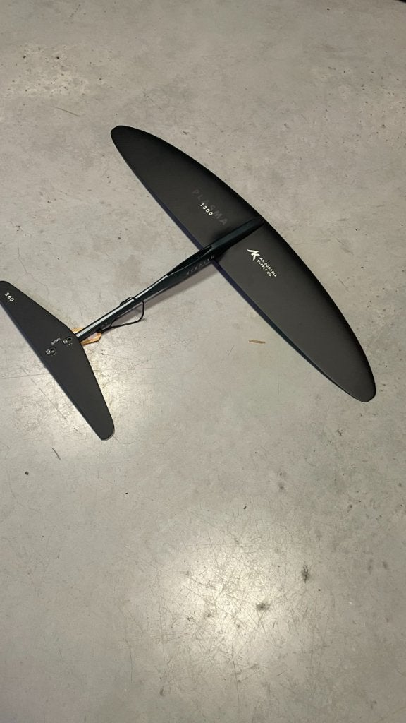 AK Foil Plasma 1300 Carbon Plane (Showroom Model)