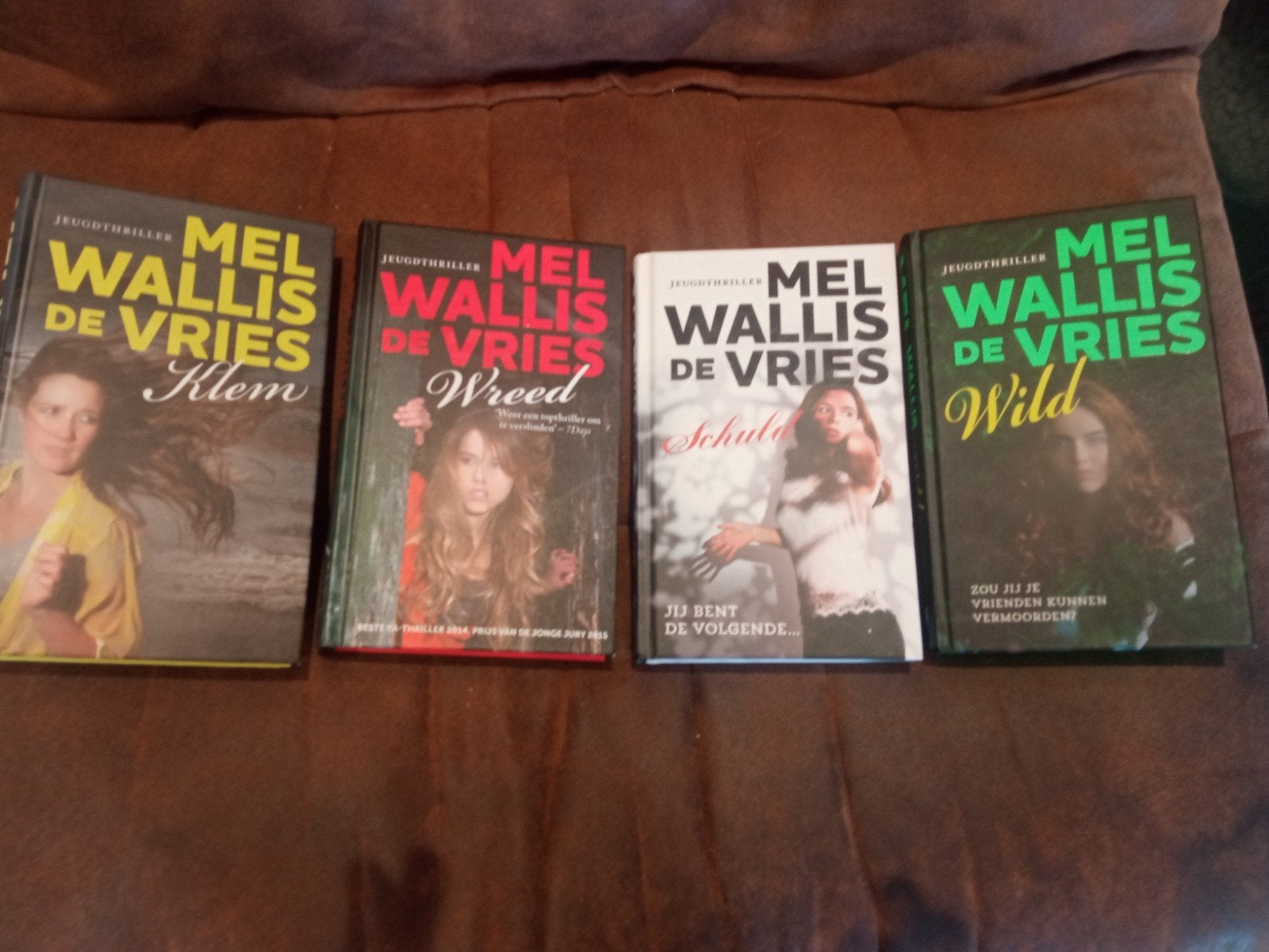 Mel Wallis de Vries  4 stuks, Ophalen of Verzenden, Gelezen, Mel Wallis de Vries