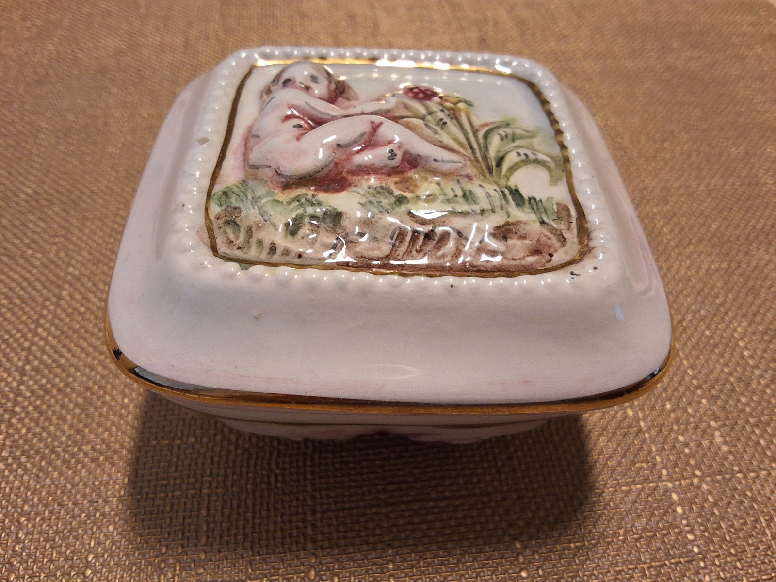 Capodimonte Porseleinen Doosje met Cherubijnen, 19e Eeuw, Antiek en Kunst, Ophalen of Verzenden