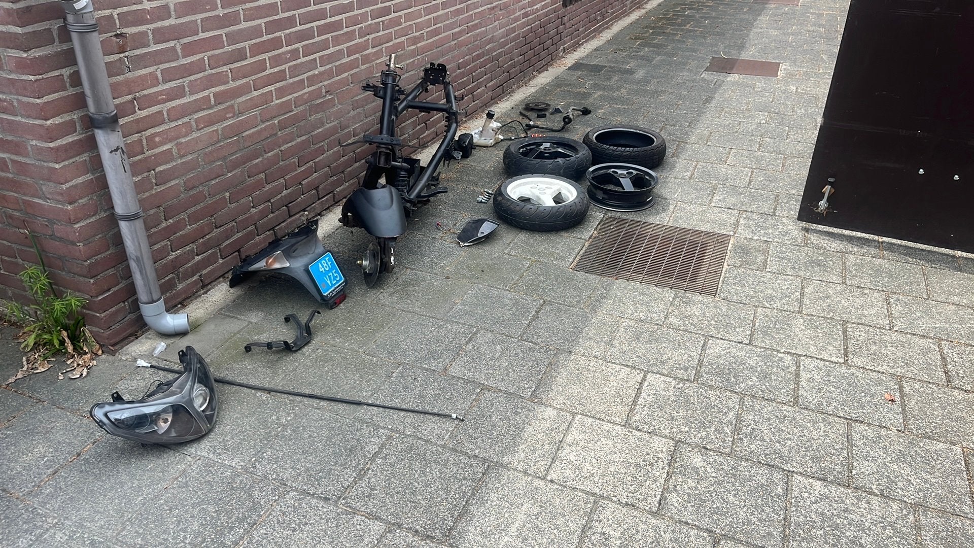 Speedfight 2/ peugeot onderdelen + speedfight 2 snor frame, Fietsen en Brommers, Brommeronderdelen | Scooters, Verzenden, Peugeot