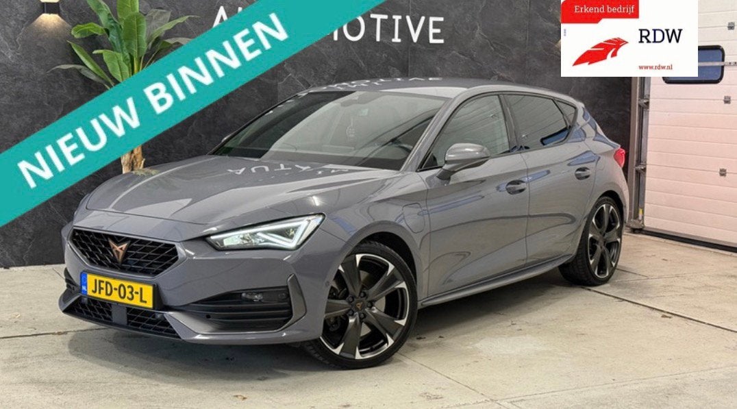 Cupra Leon 1.4 E-hybrid 245pk/nette staat!/Camera/Sfeerverl, Auto's, 77 km/l, 4 cilinders, Leon, Leder en Stof