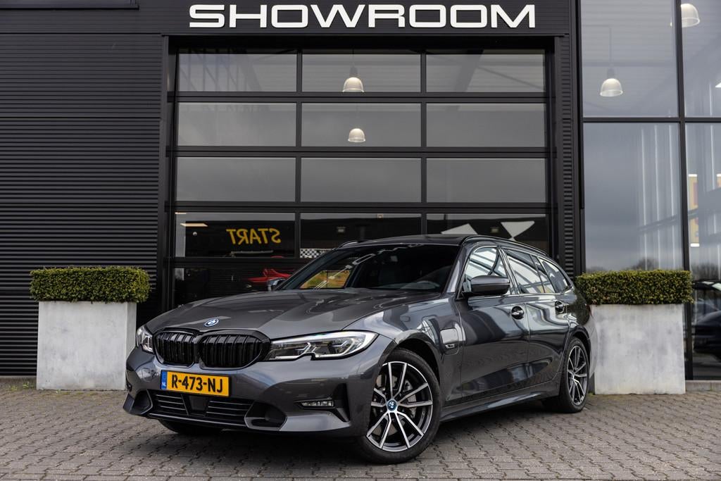 BMW 3-serie Touring 330e M, Pano, Shadow-Line, ACC, Laser, H, Automaat, 1998 cc, Achterwielaandrijving, Gebruikt