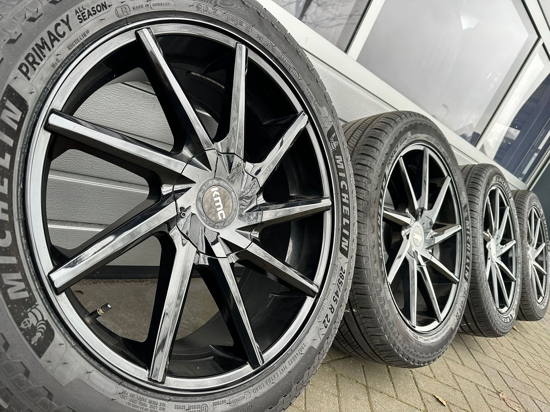 22 inch KMC Dodge RAM 1500 velgen Michelin zomerbanden, Auto-onderdelen, Gebruikt, -, 285 mm, -