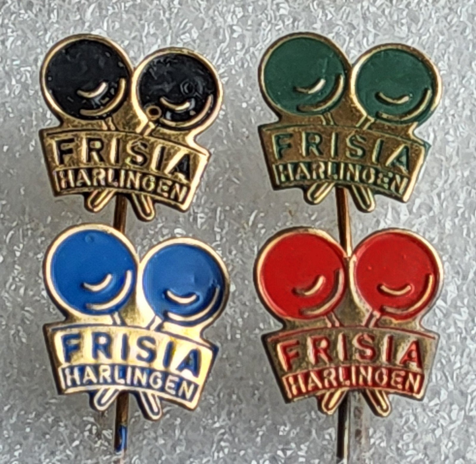 4 Frisia Harlingen Speldjes - Vintage Collectie, Ophalen of Verzenden, Gebruikt, Overige onderwerpen, Speldje of Pin