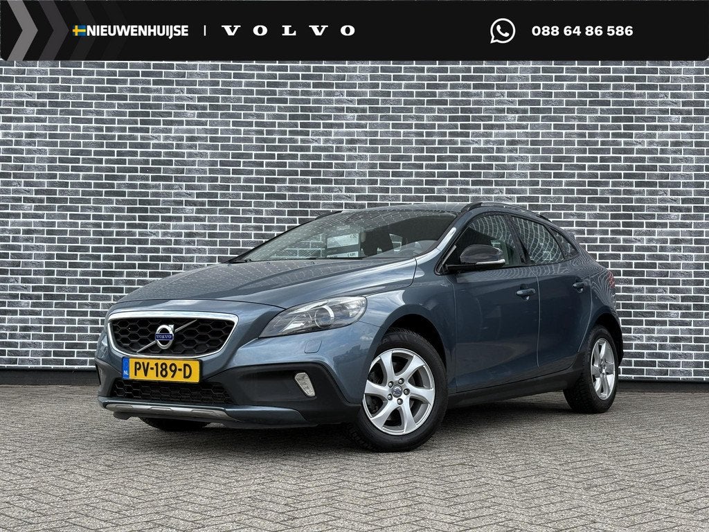 Volvo V40 Cross Country 1.6 T4 Momentum | RTI Navigatie | Bl, Zwart, 4 cilinders, Leder en Stof, Bedrijf