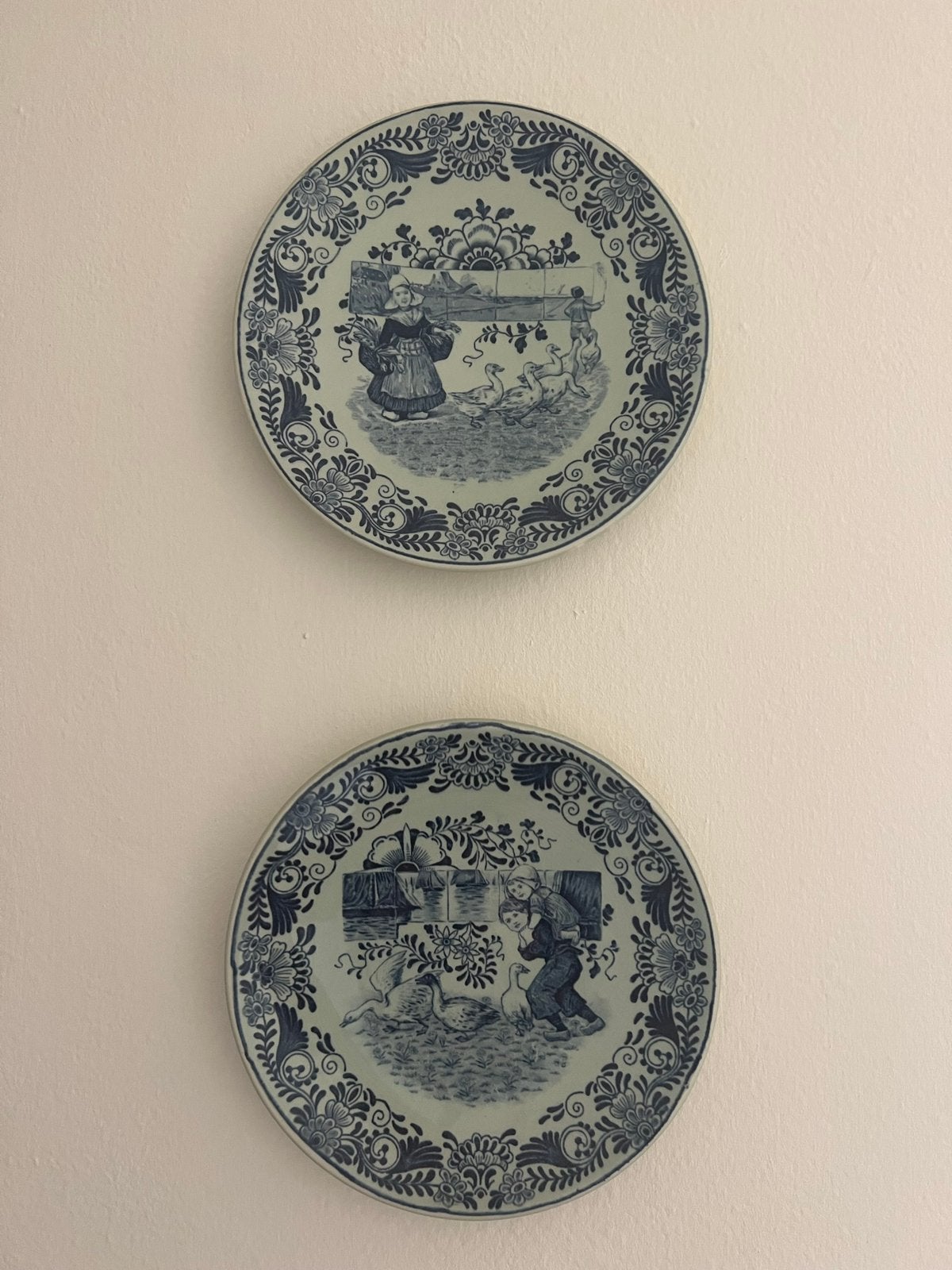 Antiek 2 petrus regout & co Maastricht ‘fantaisie’ blauw wit, Antiek en Kunst, Antiek | Wandborden en Tegels, Ophalen of Verzenden