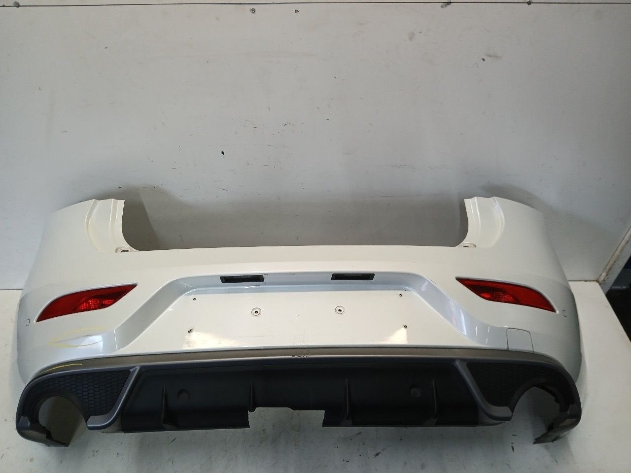 Bumper achter Volvo V40, Auto-onderdelen, Onderdelen@venauto.nl, Van der Ven Autorecycling B.V., Gebruikt, Ettenseweg 76, 4706 PB Roosendaal, The Netherlands