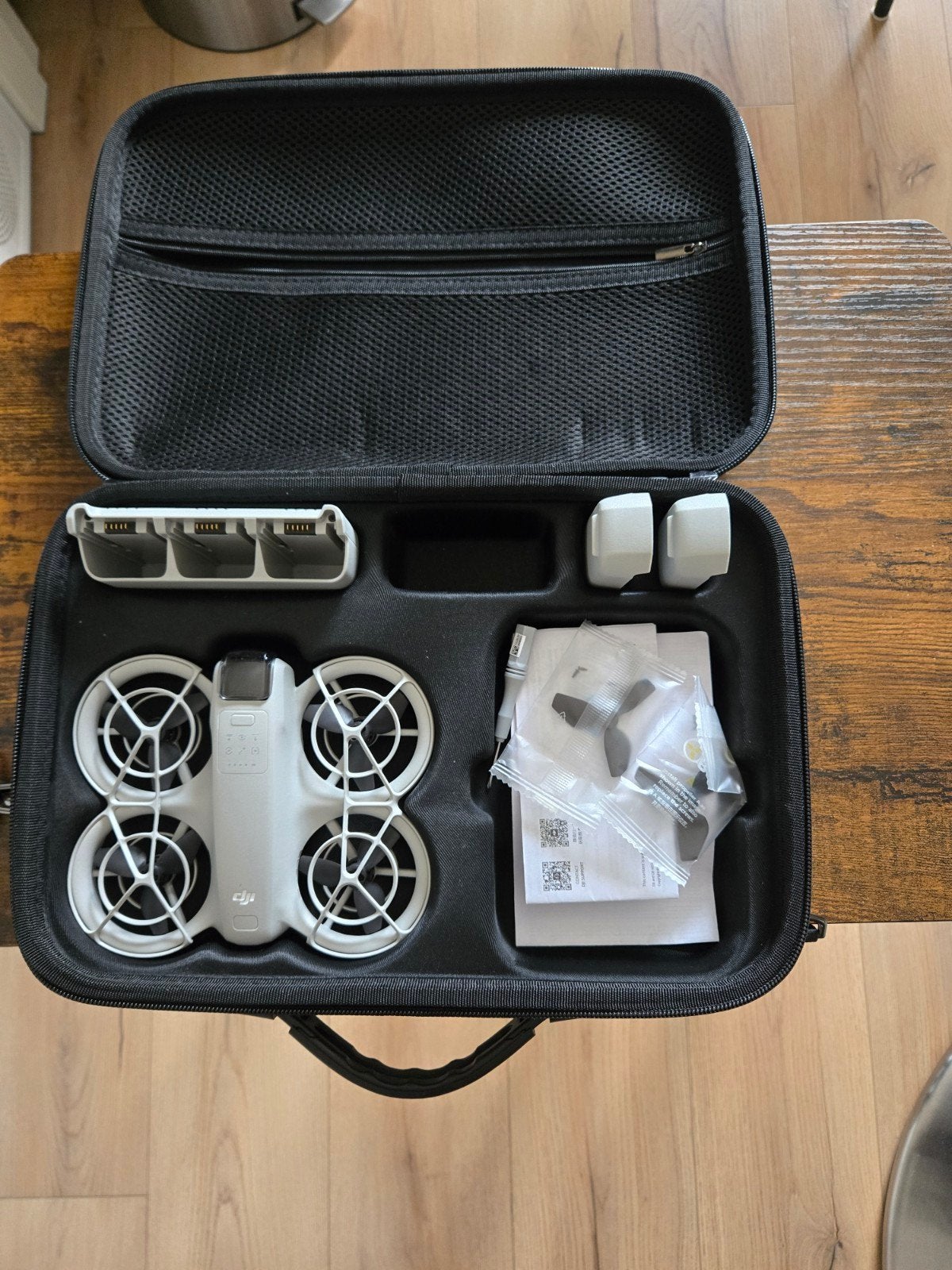 DJI Neo Drone met 2 accu's en opbergtas, Cameradrone, 15 tot 30 minuten, Zo goed als nieuw, 1 tot 5 kilometer