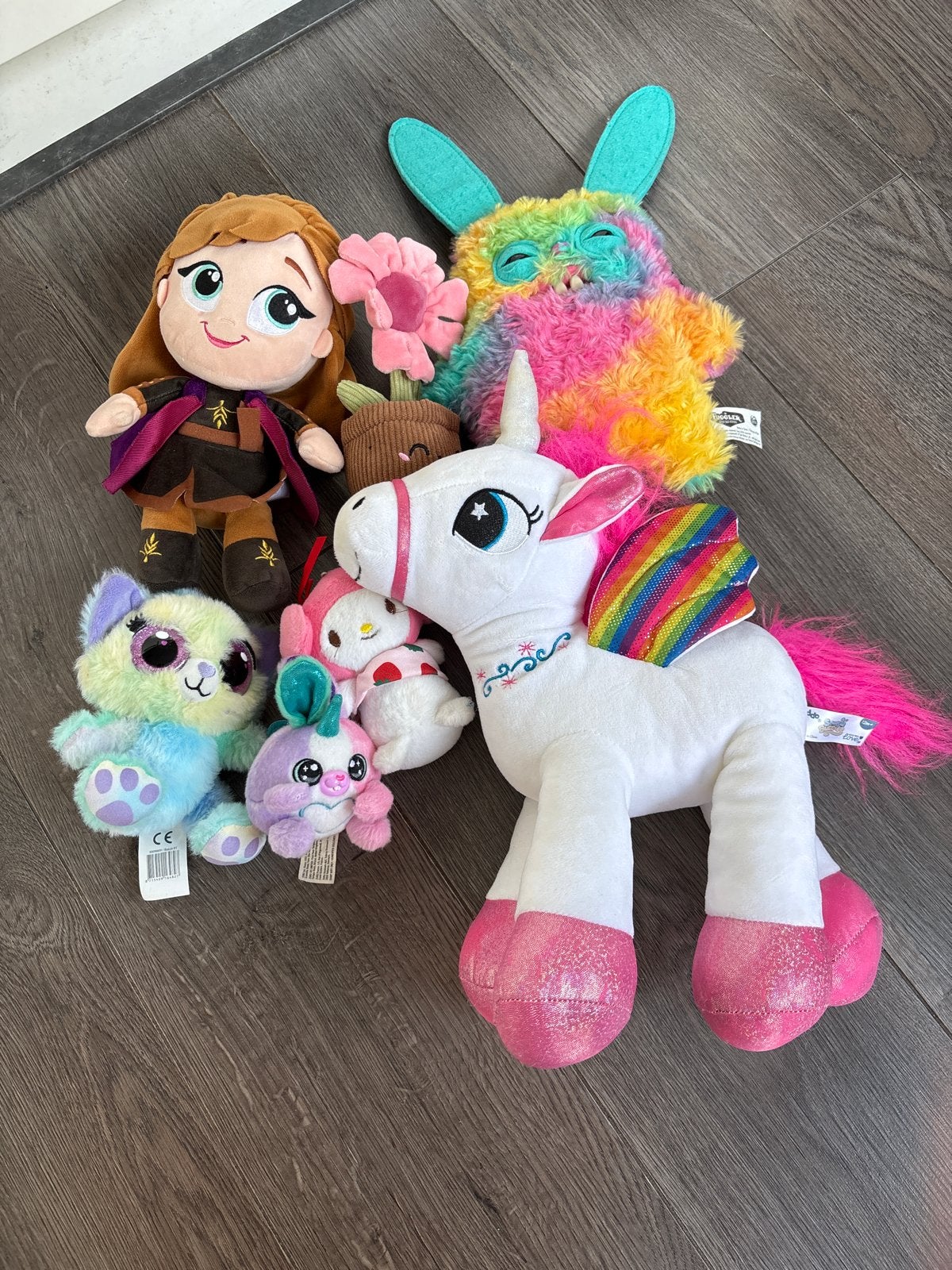 Grote verzameling knuffels: Eenhoorn, Anna, Furby en meer, Ophalen, Gebruikt, Eenhoorn, Disney
