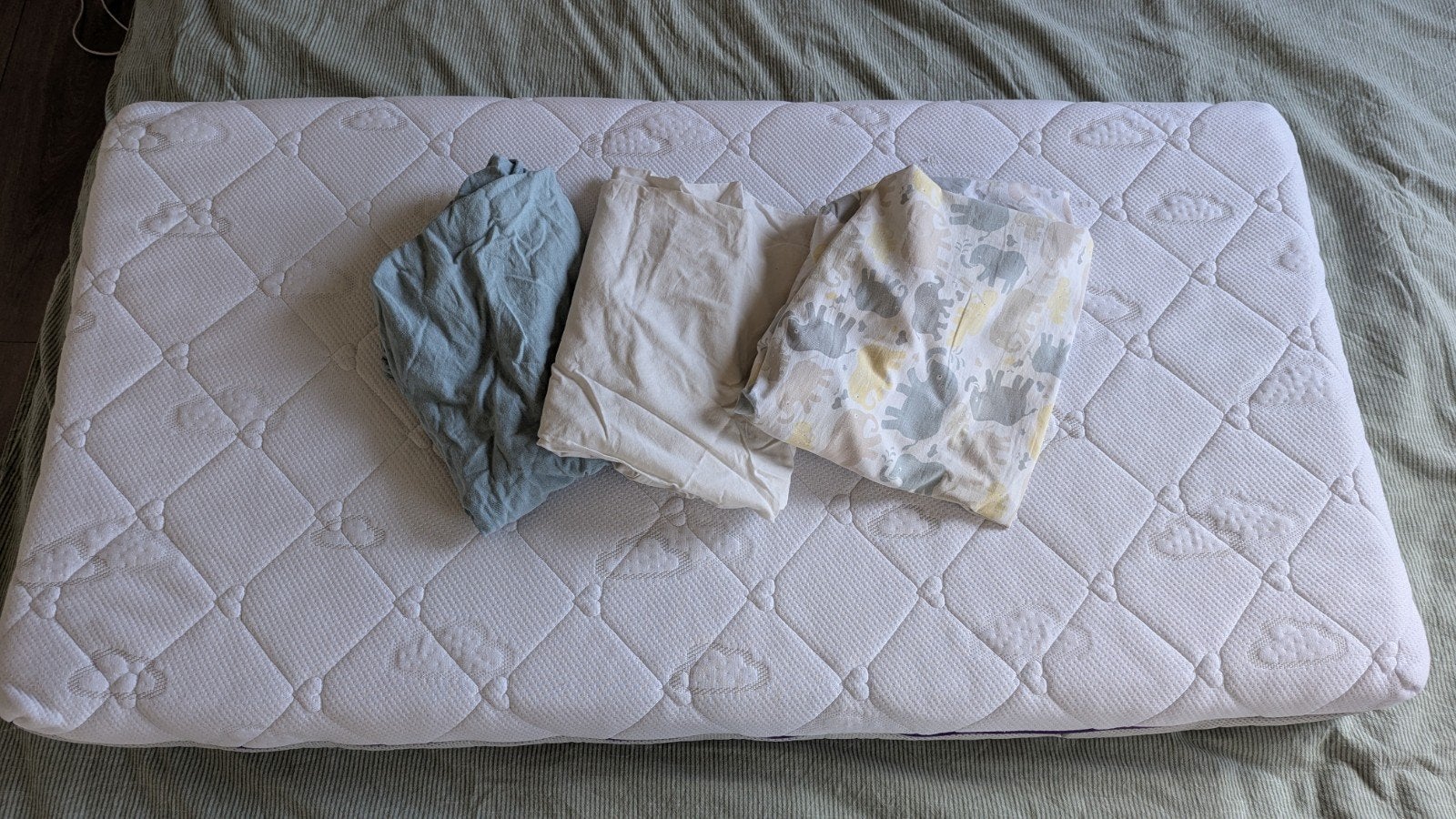 Träumeland babymatras met 2 zijden + 3 hoezen, Ophalen, Gebruikt, 190 cm of minder, Matras