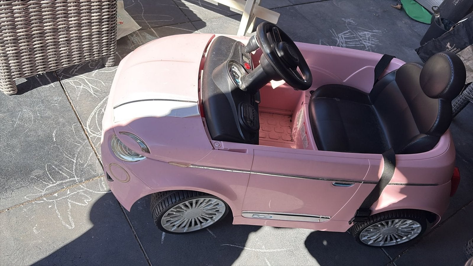 Roze Fiat 500 elektrische kinderauto, Ophalen, Gebruikt