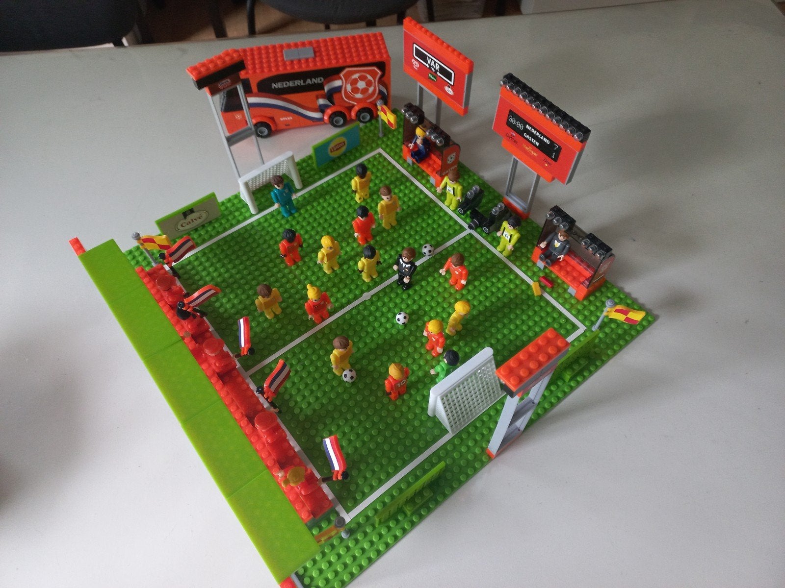 Lego bricks plus voetbal compleet., Ophalen, Zo goed als nieuw