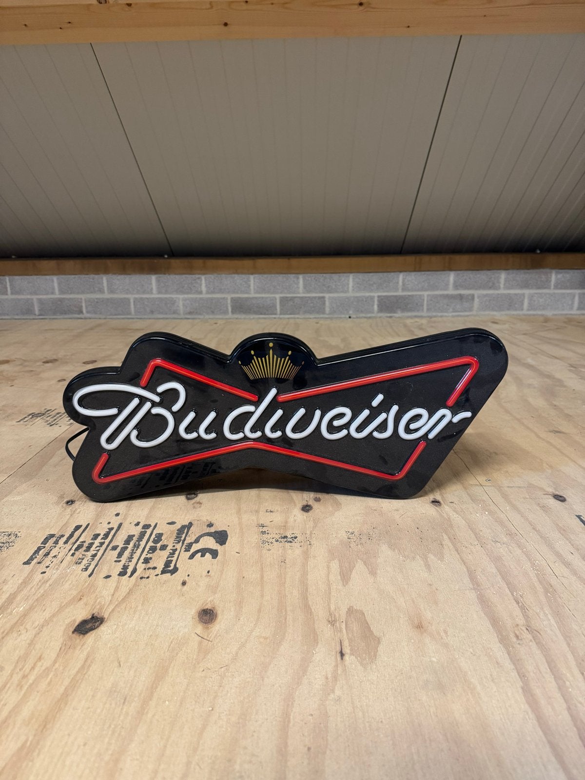 Budweiser Lichtbak - Neon Reclamebord, Ophalen of Verzenden, Zo goed als nieuw, Lichtbak of (neon) lamp