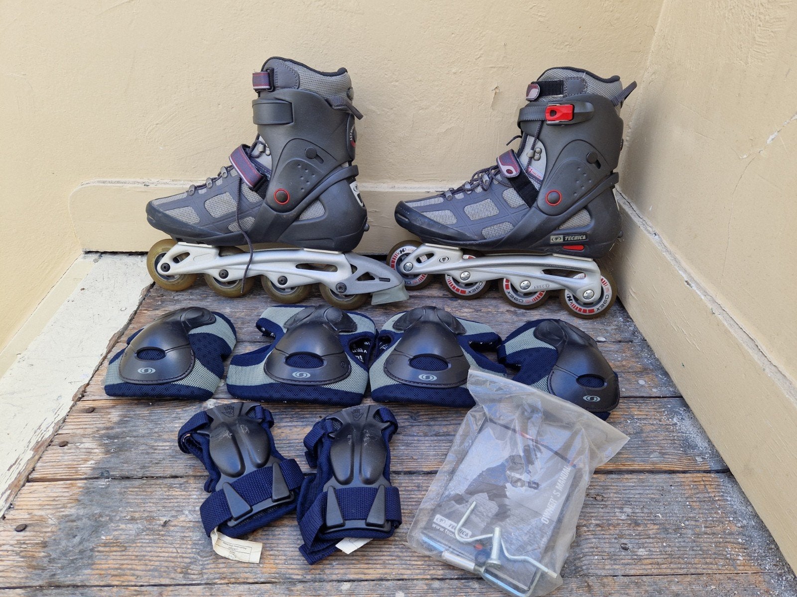 Tecnica Inline Skates Maat 45 met Beschermset, Ophalen of Verzenden