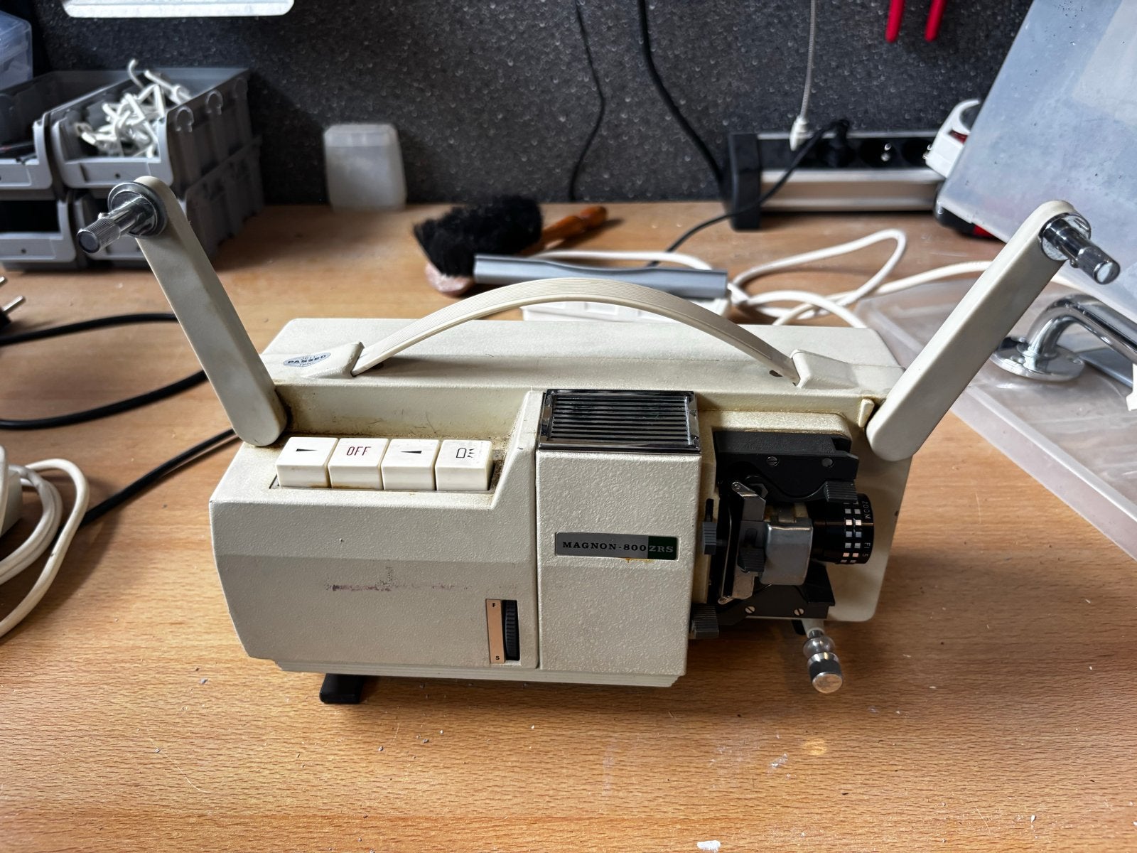 MAGNON-800 ZRS filmprojector - kabel ontbreekt, Ophalen, Niet werkend