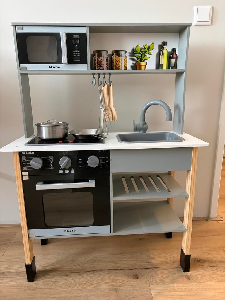 Miele Speelkeuken met accessoires, Ophalen of Verzenden, Zo goed als nieuw, Hout, Speelkeuken