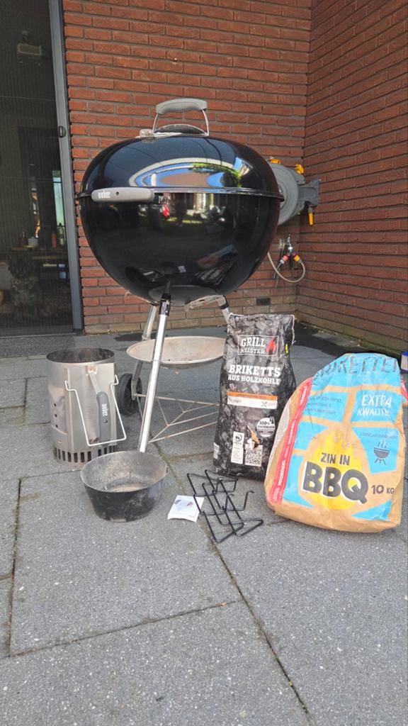 Weber Kettle BBQ 57 cm incl. Weber kolenstarter, Ophalen, Zo goed als nieuw, WEBER BBQ, Met accessoires