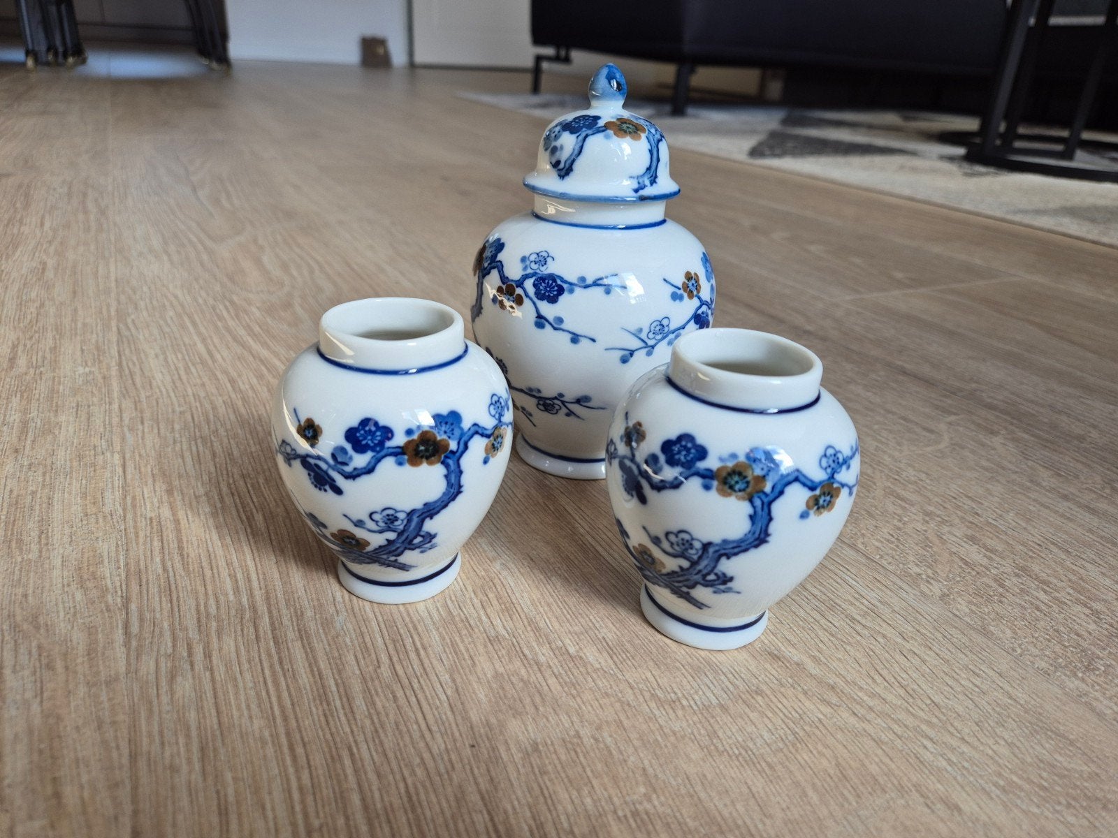 Set van 3 Chinese vazen met bloesemdecoratie, Antiek en Kunst, Antiek | Vazen, Ophalen of Verzenden