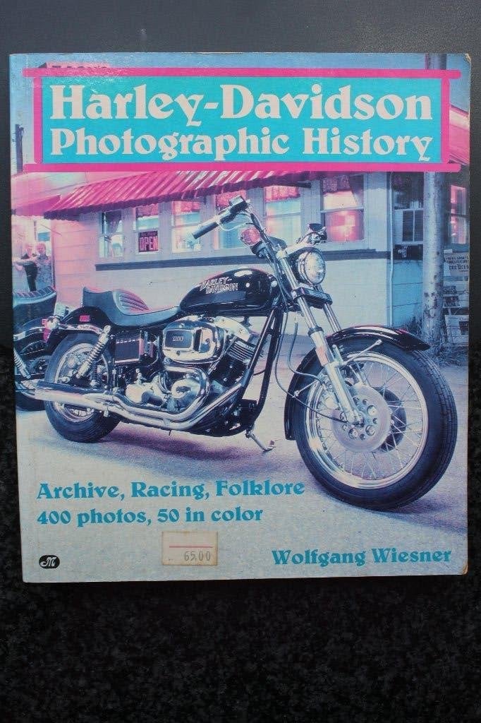 BOEK HARLEY-DAVIDSON PHOTOGRAPHIC HISTORY 400 PHOTOS 244 BLZ, Ophalen of Verzenden, Gelezen, Merk of Model