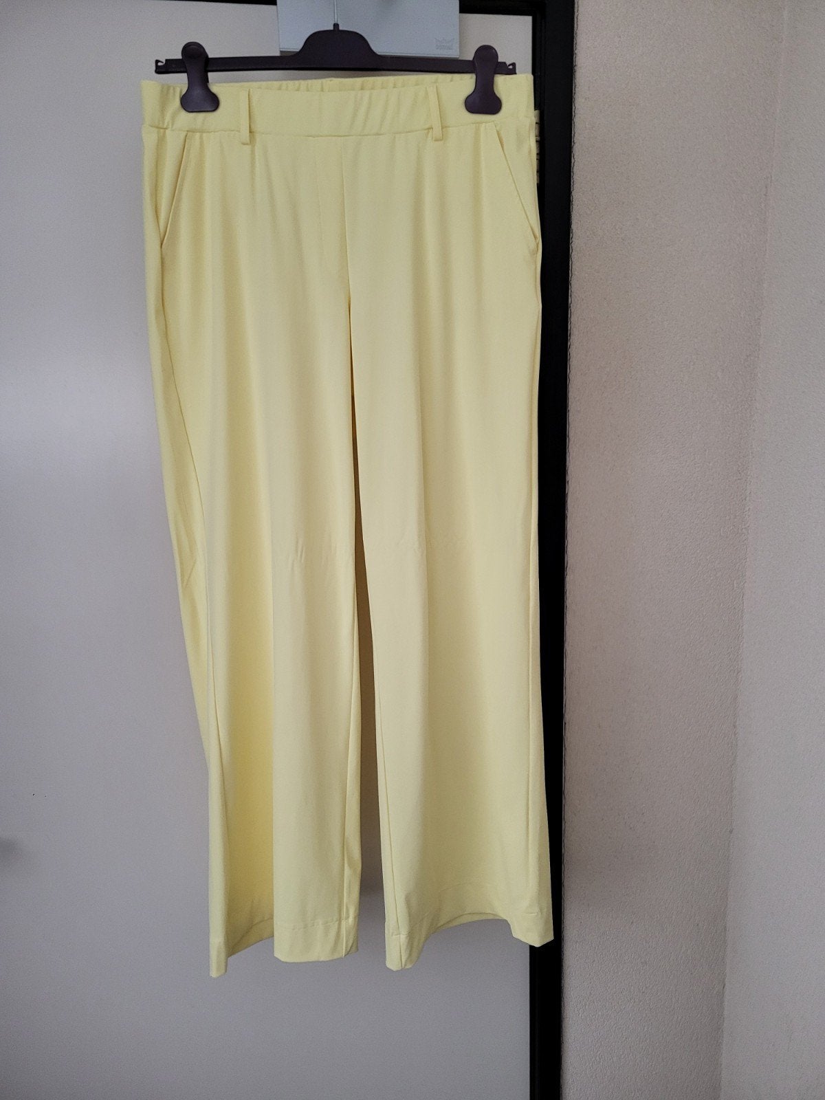 travel wide leg met bijpassend shirt XXL, Kleding | Dames, Geel, Maat 46/48 (XL) of groter, Ophalen of Verzenden, Zo goed als nieuw