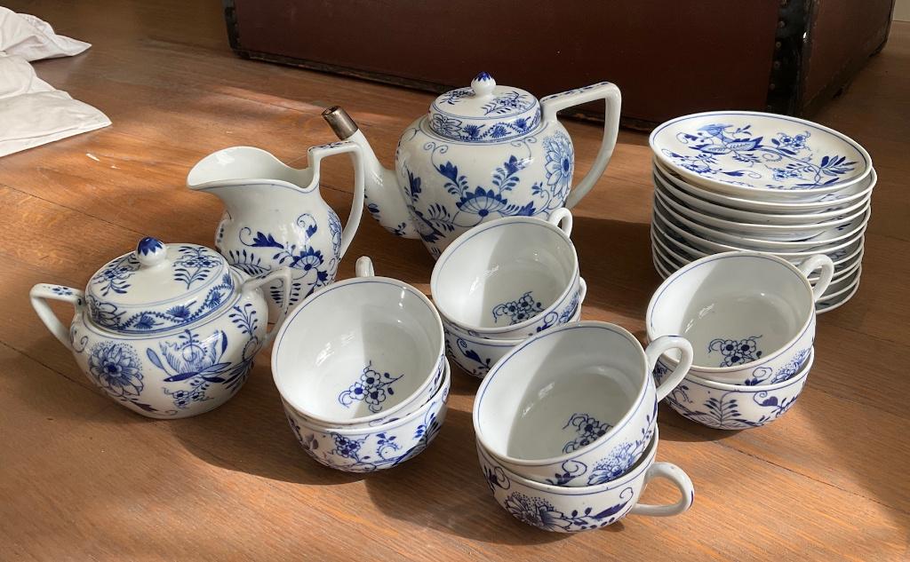 Antiek theeservies, Louis Regout, Zweibelmuster, Antiek en Kunst, Antiek | Servies los, Ophalen