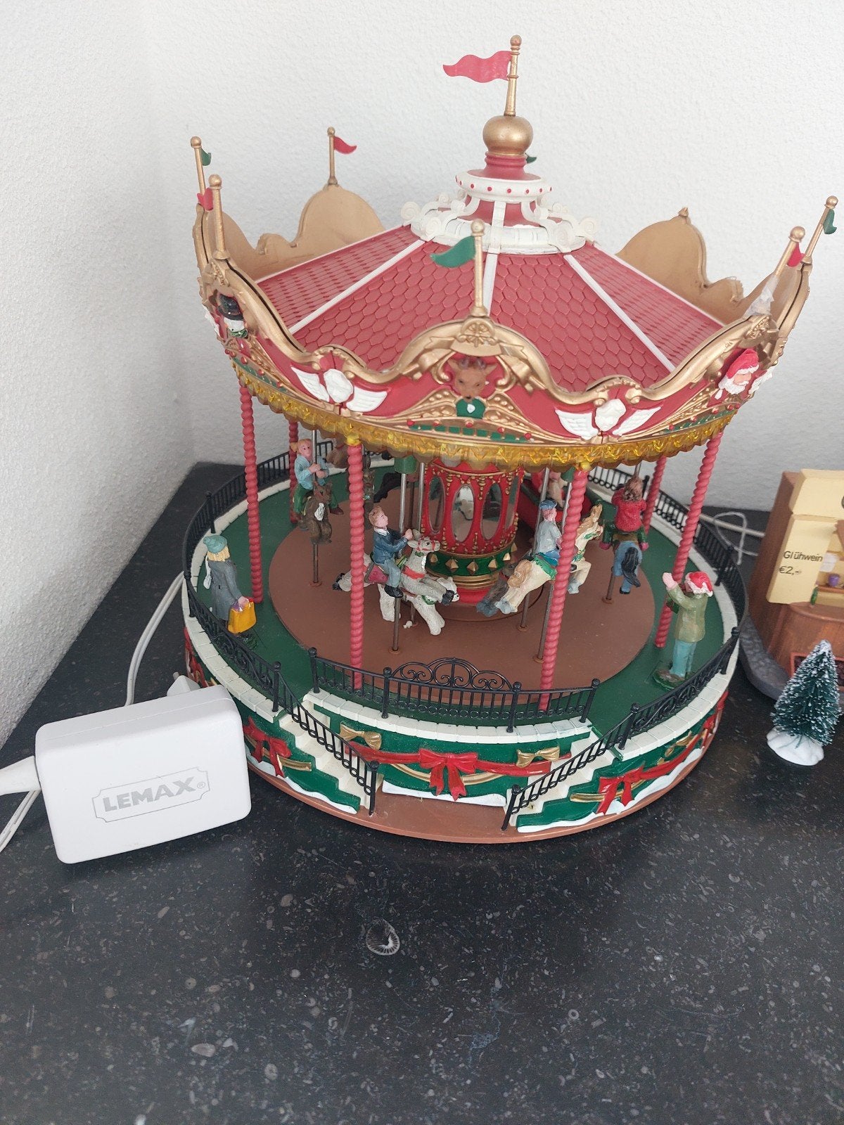 Compleet Kerstdorp, met o.a. Lemax Carrousel, Ophalen, Zo goed als nieuw, Complete set, Overige typen