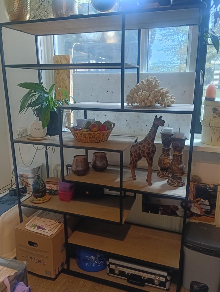Open kast met vakken, Ophalen, Gebruikt