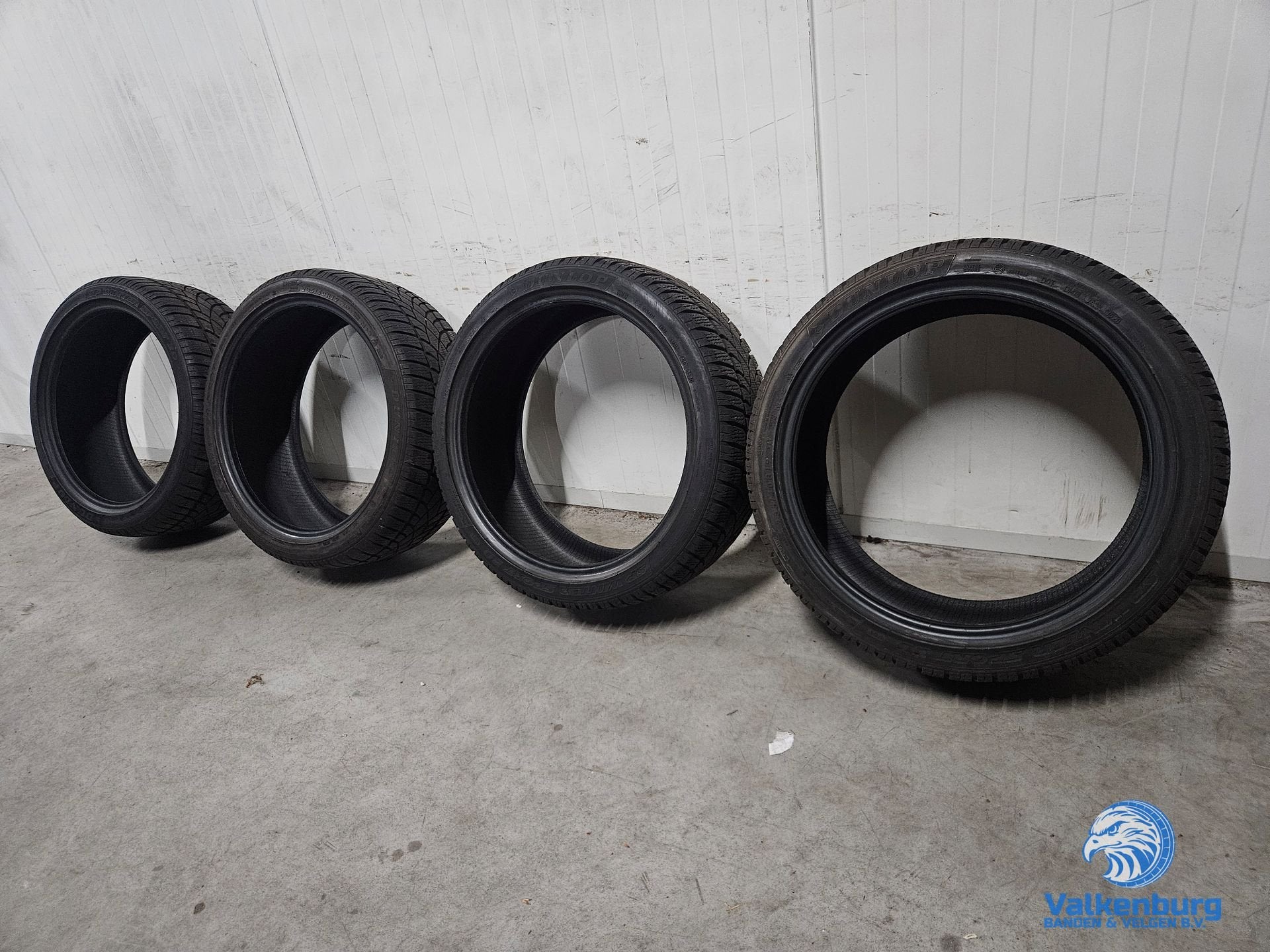 6-7mm! Winterbanden 235/40R19 Dunlop SP Winter Sport 3D R01, Auto-onderdelen, Banden en Velgen, 19 inch, Gebruikt, -, -