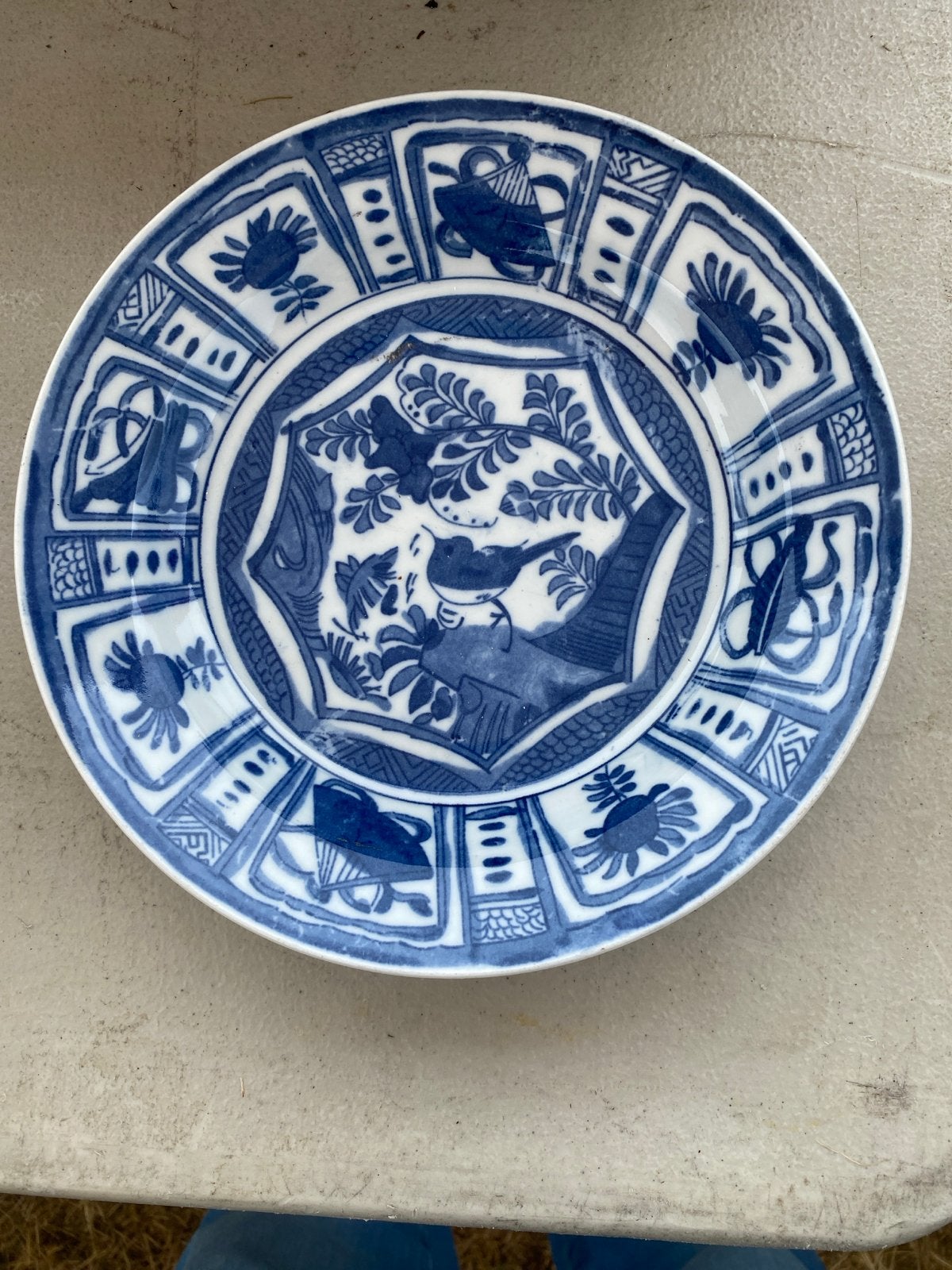 Antiek Chinees blauw-wit porseleinen bord met vogel, Antiek en Kunst, Ophalen of Verzenden