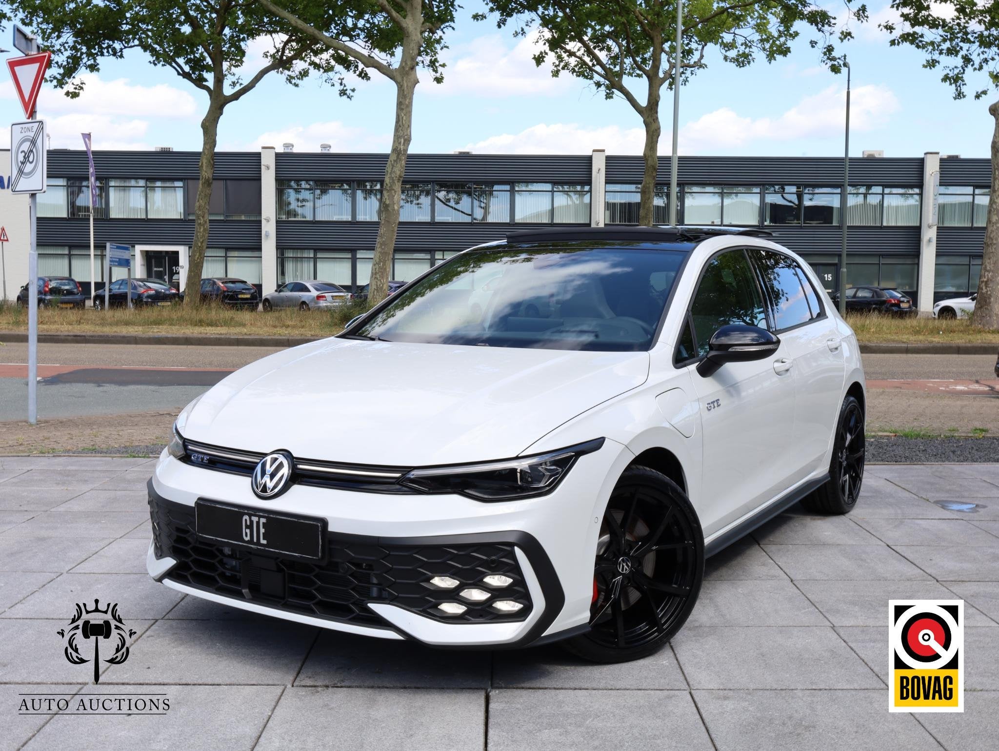 Volkswagen Golf GTE 1.5 eHybrid 272PK | Panodak | Leer | Bla, Dealer onderhouden, 4 cilinders, 150 min, Automatische klimaatregeling
