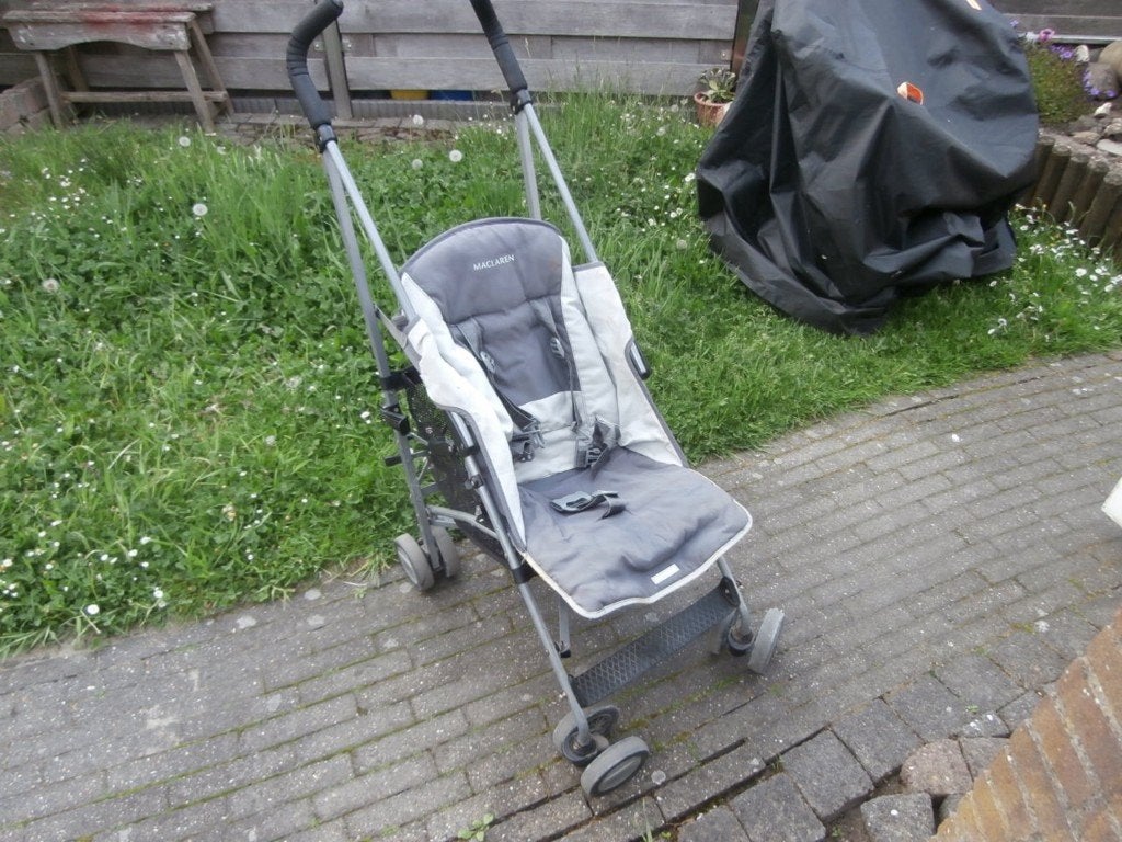 buggy kinderwagen grijs MacLaren met slaapstand inklapbaar, Kinderen en Baby's, Buggy's, Ophalen, Gebruikt, Maclaren, Verstelbare rugleuning