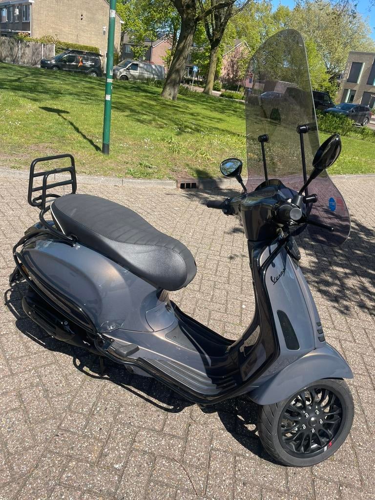 Vespa Sprint S iGet 2021 | kleur Champagne Quartz | topstaat, Fietsen en Brommers, Scooters | Vespa, Ophalen, Zo goed als nieuw