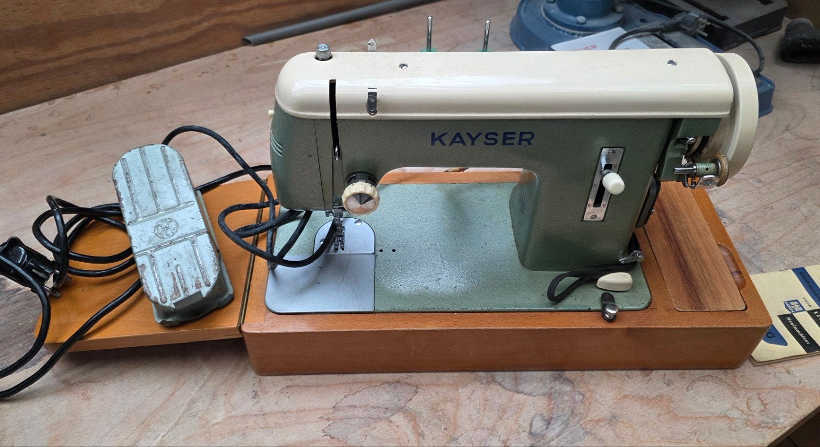 Kayser Naaimachine Model KG met Koffer en Handleiding, Ophalen of Verzenden
