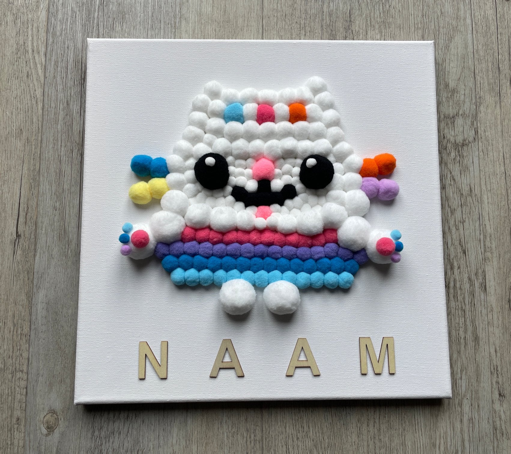 Pompom schilderij 30x30 cm Cakey (Gabby’s Poppenhuis), Overige merken, Handgemaakt, Nieuw, Ophalen of Verzenden