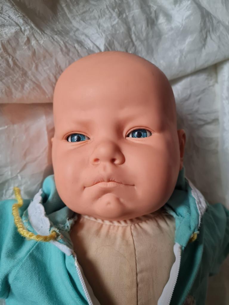 Leuke babypop met zacht lijfje, 50cm, goede staat, Ophalen of Verzenden