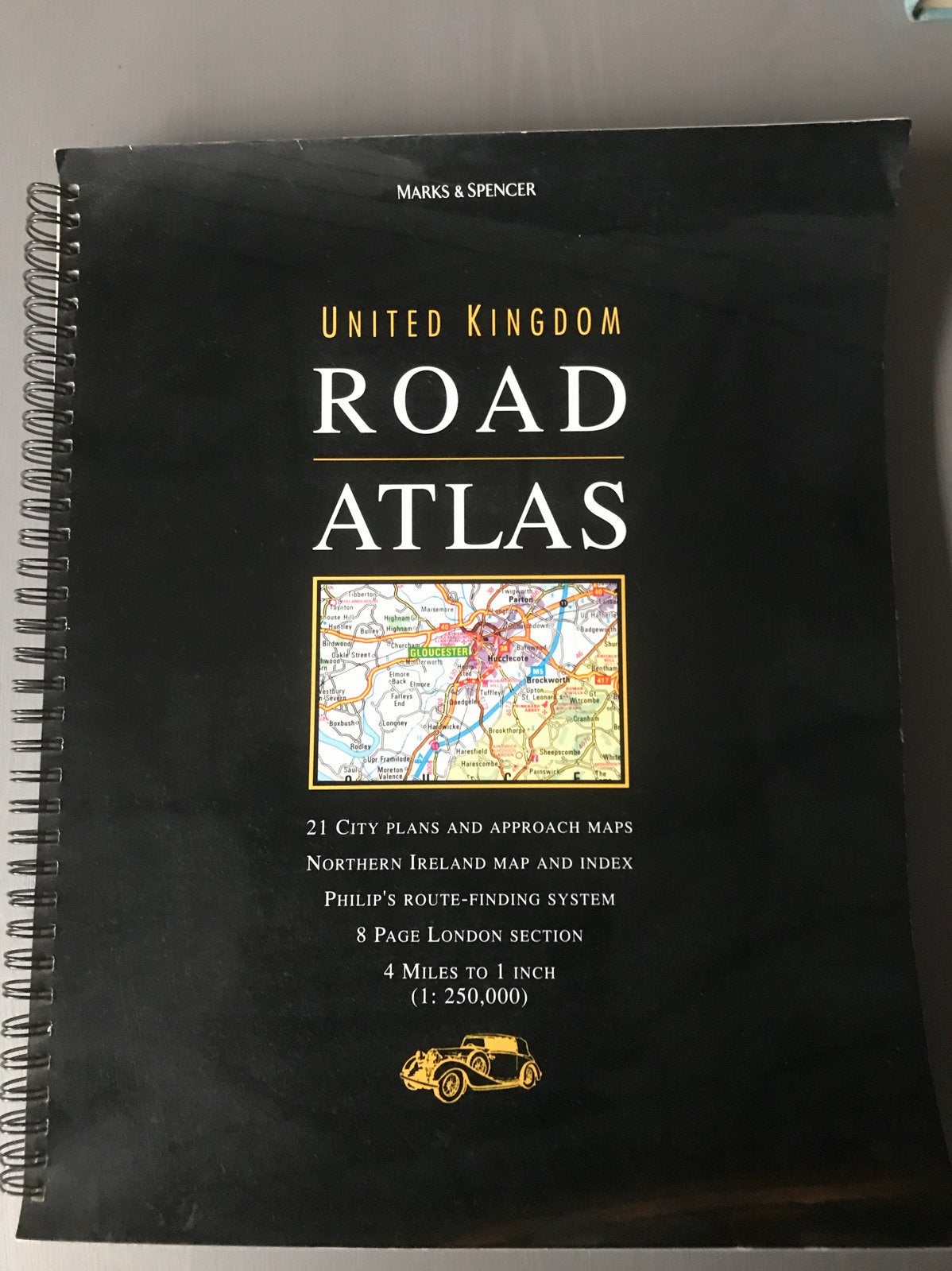 United Kingdom Road Atlas - Marks & Spencer, Boeken, Atlassen en Landkaarten, Gelezen, Overige atlassen, Verenigd Koninkrijk, Verzenden