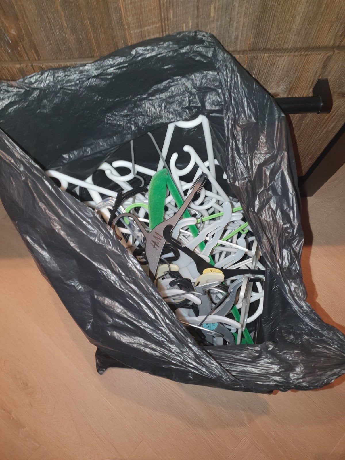 Gratis kledinghangers in diverse maten, Ophalen of Verzenden, Gebruikt, Kunststof, Kinderen en Volwassenen