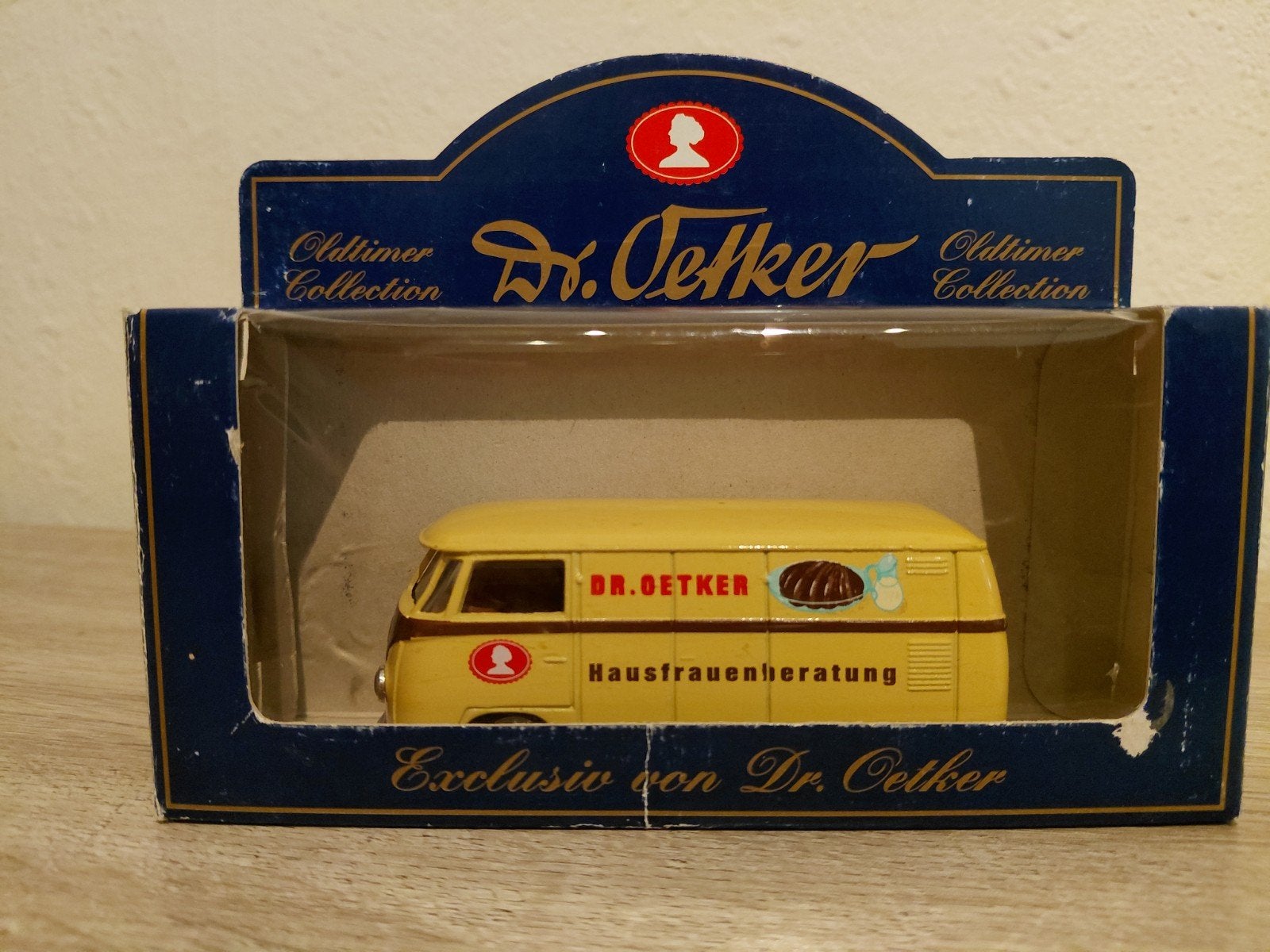 'Dr. Oetker' VW Busje, Hobby en Vrije tijd, Modelbouw | Auto's en Voertuigen, Verzenden, Zo goed als nieuw, Groter dan 1:32, Overige merken