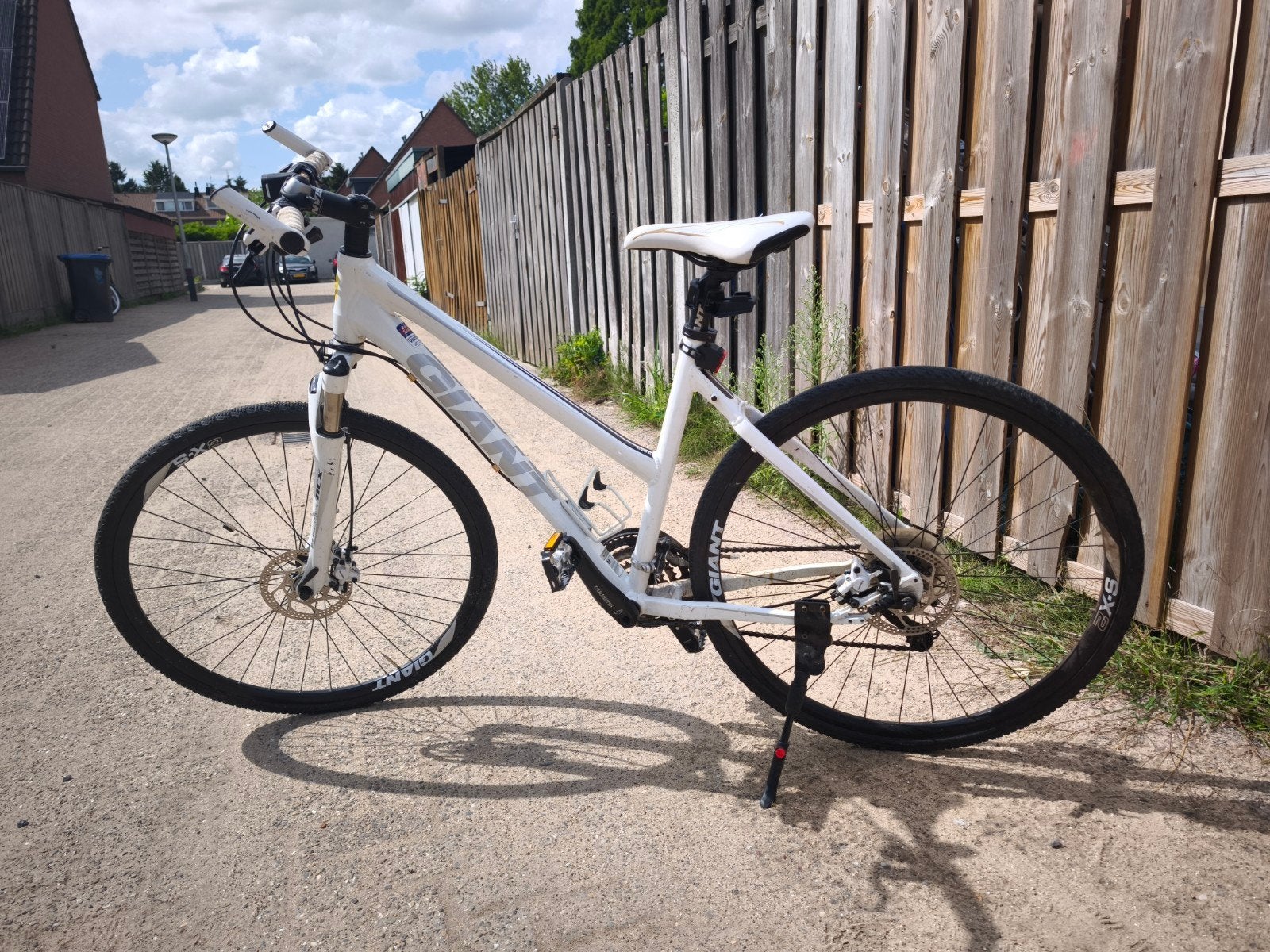 Sportieve Giant Roam 2 XR Dames – Maat M – 27 Versnellingen, Ophalen, 28 inch, Gebruikt, Giant