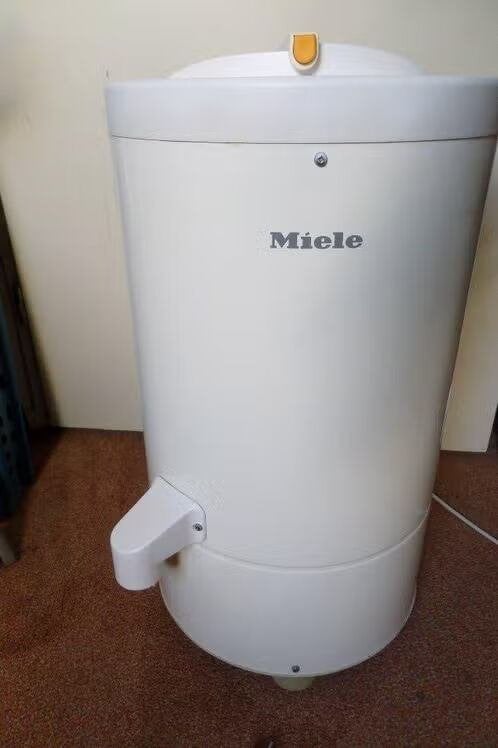 Centrifuge - Miele - Type: WZ268 - 400W - 2800 omw/min, Witgoed en Apparatuur, Ophalen, Minder dan 85 cm, 4 tot 6 kg, Bovenlader